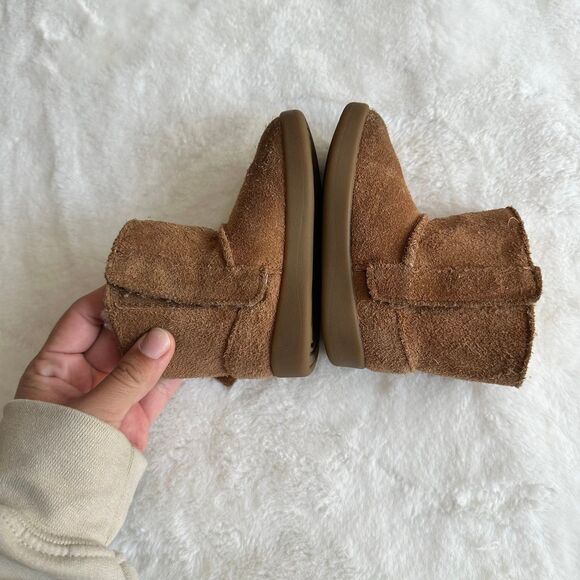 Ugg Boots Toddler Size 4/5 - Picture 2 of 11